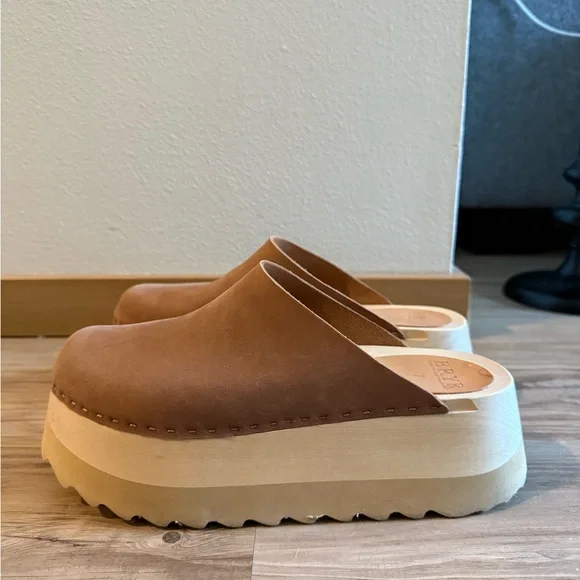 BRYR Chonk Clog in Adobe Nubuck - Picture 6 of 7